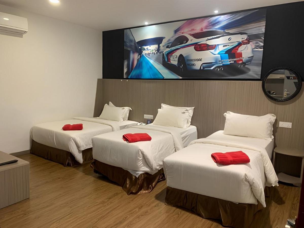 Hype Motorsport Hotel Nilai Exterior photo