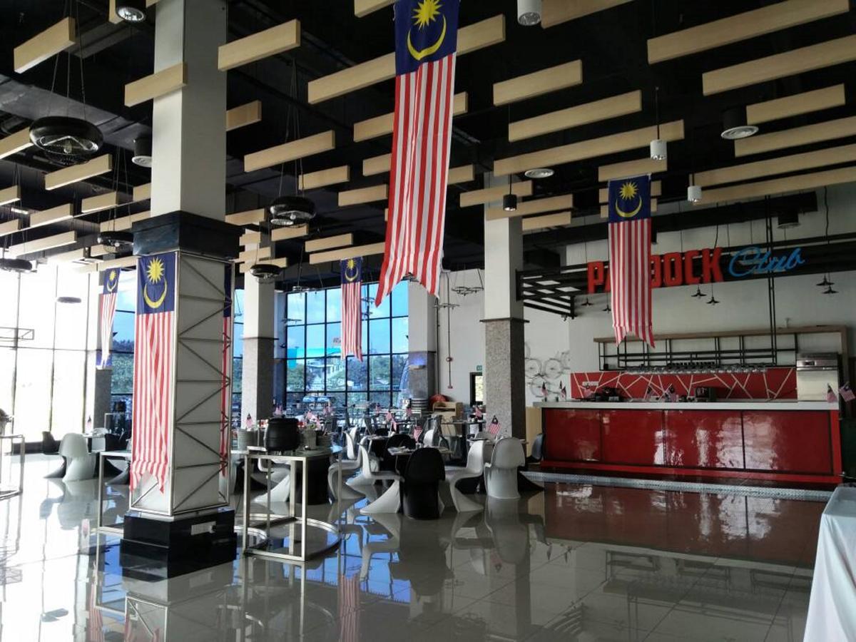 Hype Motorsport Hotel Nilai Exterior photo